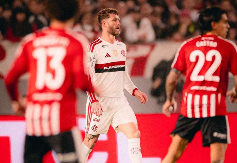 L&eacute;o Pereira durante a eliminat&oacute;ria entre Flamengo e Estudiantes &ndash;