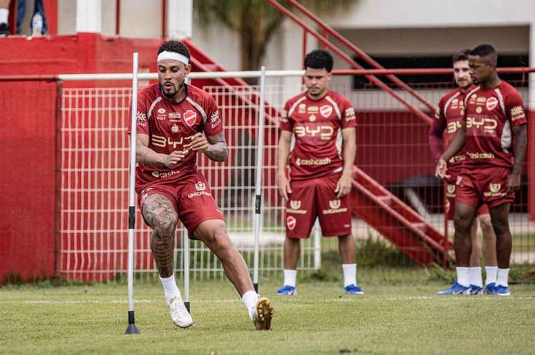 Jogadores treinam forte visando o acesso do Vila &ndash;&nbsp;