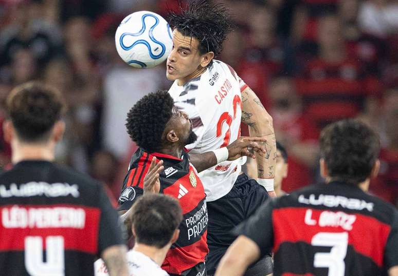 Flamengo foi eliminado da Libertadores nos p&ecirc;naltis para o Estudiantes-ARG &ndash;