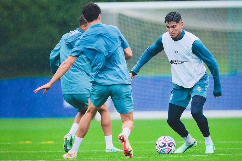 Atividade de prepara&ccedil;&atilde;o do Everton antes de encarar o Arsenal &ndash;