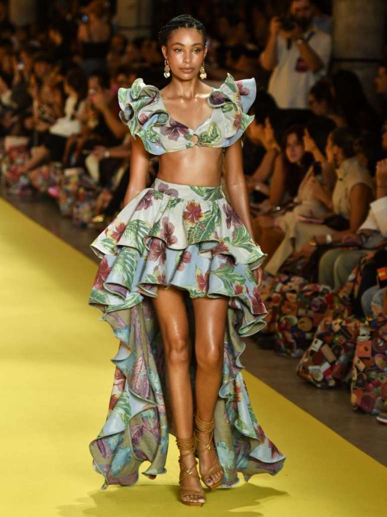 Emmy Neves para Amir Slama 