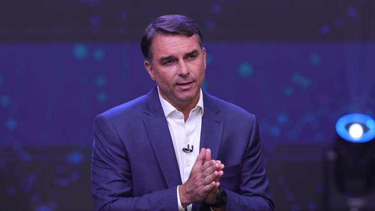 "A conta n&atilde;o fecha", dizem economistas, sobre propostas de Fl&aacute;vio Bolsonaro para as contas p&uacute;blicas