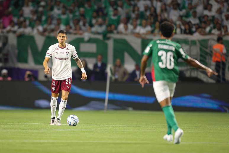 Mill&aacute;n foi titular contra o Palmeiras, mas precisou sair aos 31&prime; do primeiro tempo &ndash;