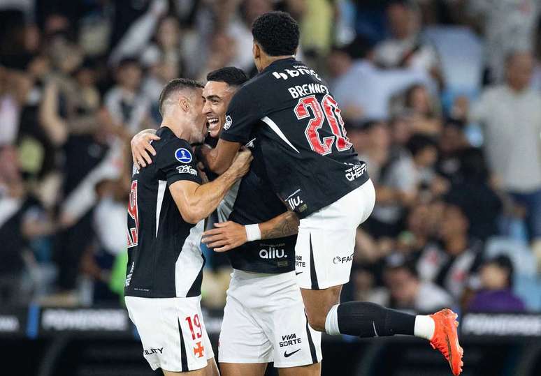 Vasco pode se distanciar do Z4-