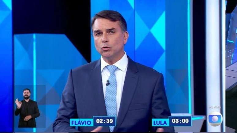 Especialistas avaliam que Fl&aacute;vio adotou postura mais amena no debate da TV Globo em rela&ccedil;&atilde;o ao debate realizado pela Rede Bandeirantes no &uacute;ltimo domingo (18/10)