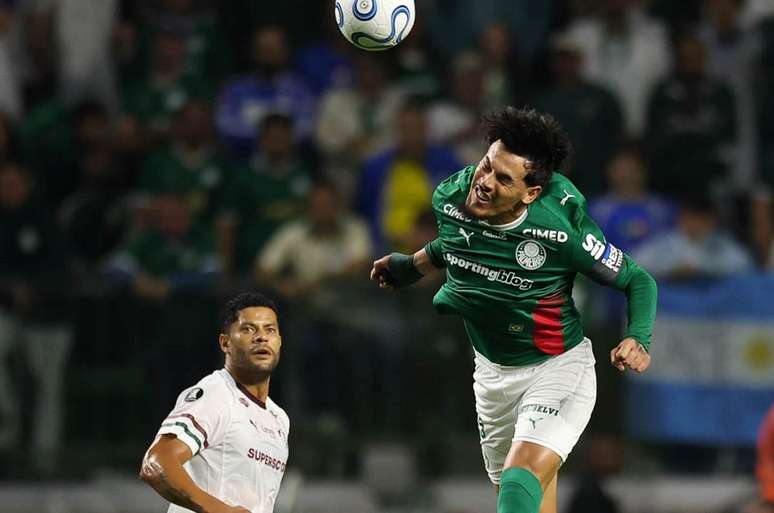 Gustavo G&oacute;mez em campo pelo Palmeiras diante do Fluminense &ndash;