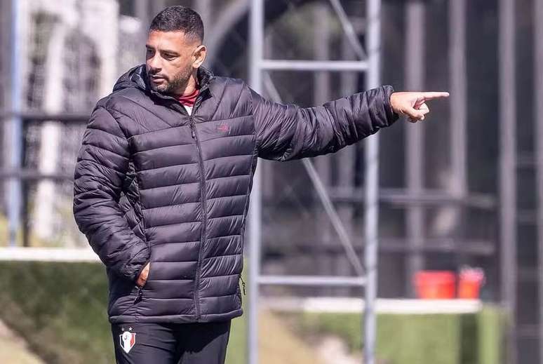 Diego Souza em a&ccedil;&atilde;o no comando do Joinville &ndash;