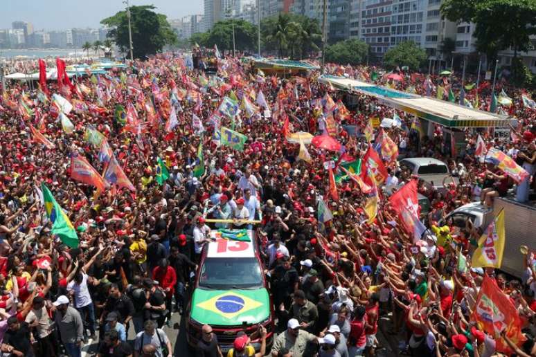 Ato de campanha de Lula na Praia de Copacabana, no Rio
