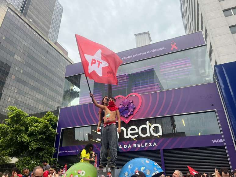 Apoiadores de Lula na Avenida Paulista, em S&atilde;o Paulo
