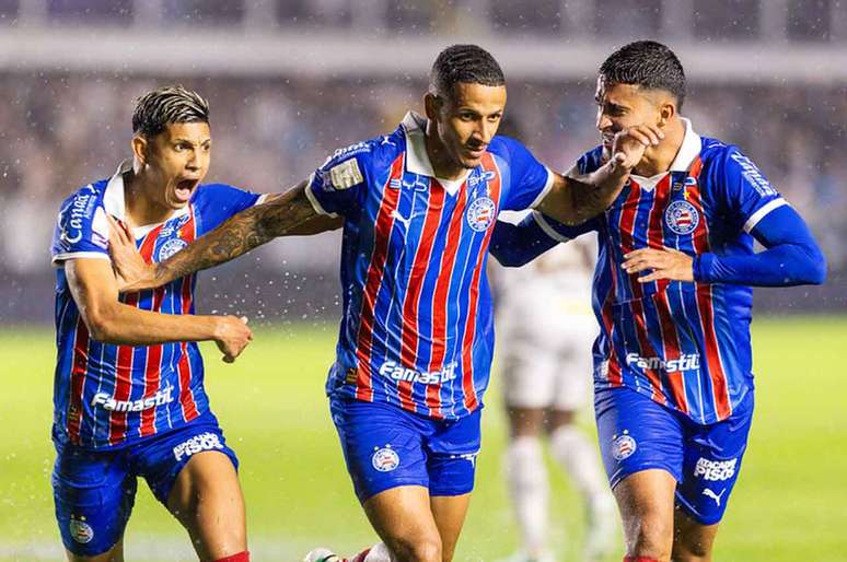 Luciano Juba marca para o Bahia.