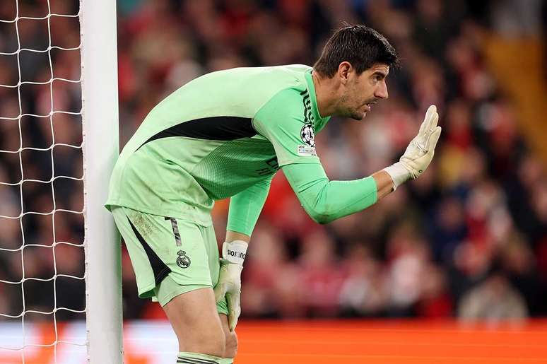 Goleiro belga ainda tenta acompanhar a delega&ccedil;&atilde;o &ndash;