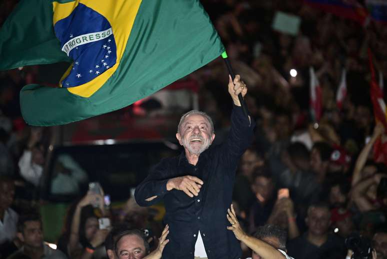 Presidente participou de manifesta&ccedil;&otilde;es em diversos Estados em apoio a sua candidatura