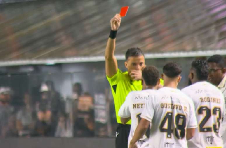Expuls&atilde;o de Neymar foi a grande pol&ecirc;mica do empate entre Santos e Bahia.&nbsp;