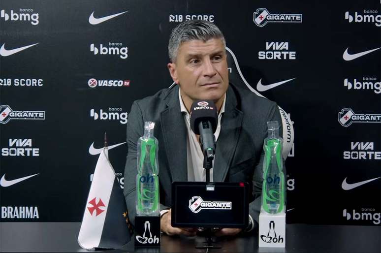 Pedro Emanuel elogia Marino, her&oacute;i do Vasco contra o Corinthians &ndash;