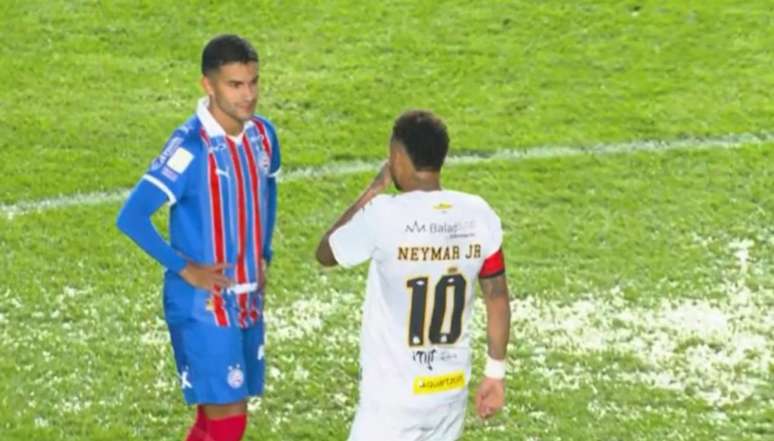Neymar p&otilde;e a m&atilde;o na boca. Lei Vini Jr e cart&atilde;o vermelho.