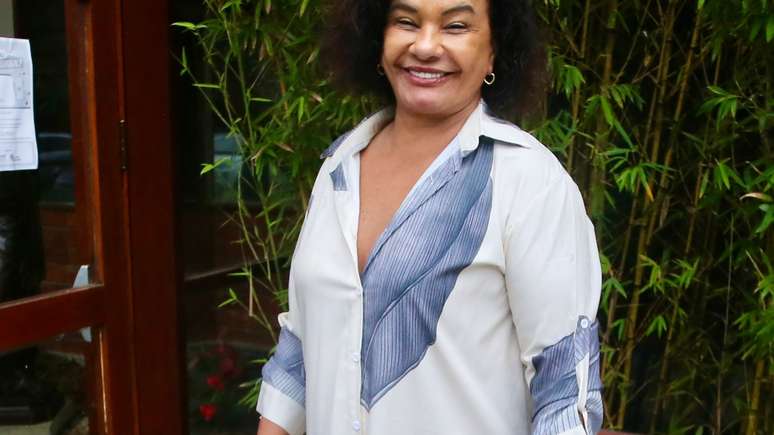 Solange Couto chegam pra votar na Marina Barra Clube, na Barra da Tijuca 