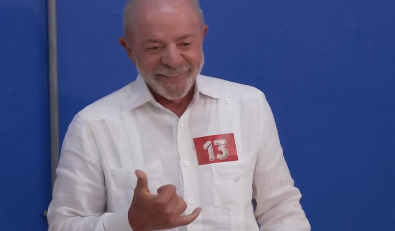 Lula (PT) vota em S&atilde;o Bernardo do Campo (SP) &agrave;s 10h 