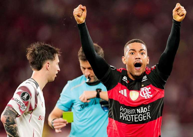 Proibir n&atilde;o &eacute; proteger: frase na camisa do Flamengo pode gerar multa da Conmebol &ndash;