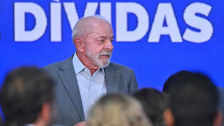 Lula tem desgaste de credibilidade para conduzir um ajuste fiscal, dizem analistas, agravado por seu pacote eleitoral com impacto bilion&aacute;rio nas contas p&uacute;blicas