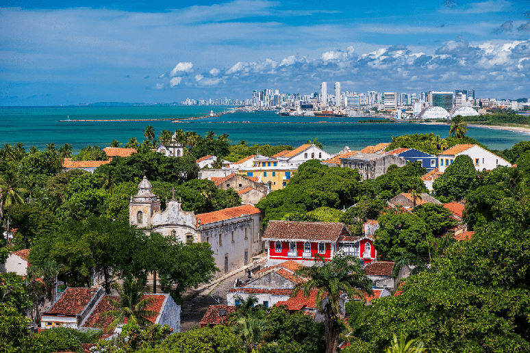 Olinda conserva igrejas, casar&otilde;es e tradi&ccedil;&otilde;es culturais que revelam a hist&oacute;ria colonial do Nordeste 
