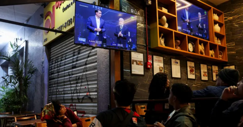 Elei&ccedil;&atilde;o foi marcada por apenas dois debates de TV entre os dois, ambos realizados no segundo turno
