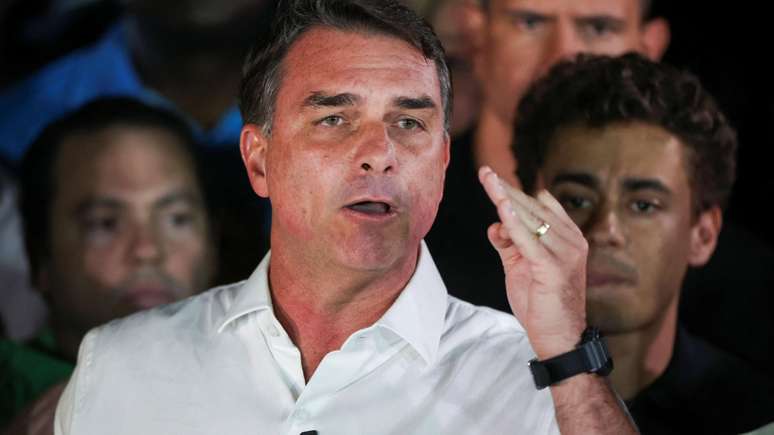Fl&aacute;vio Bolsonaro disse que vai pedir anula&ccedil;&atilde;o da elei&ccedil;&atilde;o