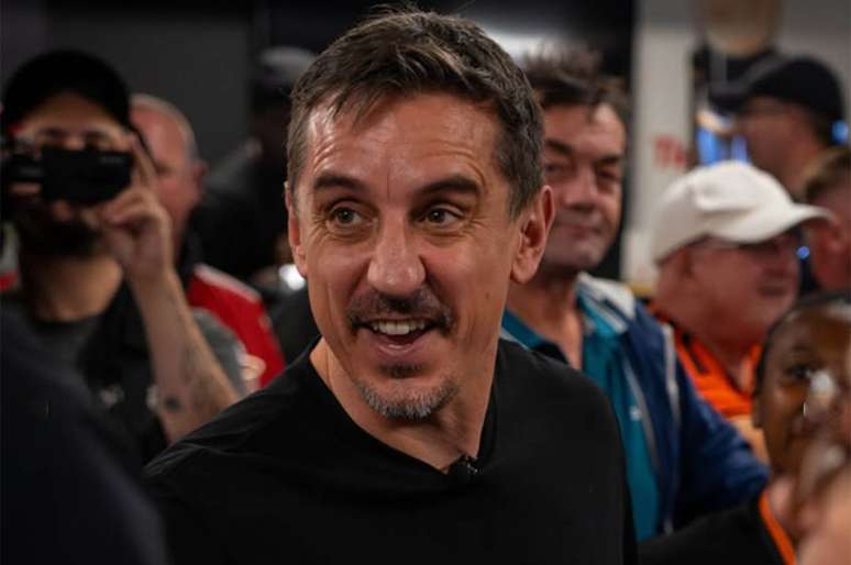 Gary Neville saiu em defesa do treinador Michael Carrick apesar dos resultados &ndash;