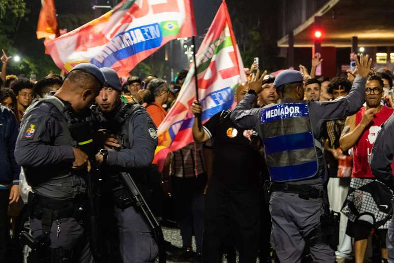 Apoiadores de Lula (PT) fazem festa na Avenida Paulista, em S&atilde;o Paulo, ap&oacute;s a reelei&ccedil;&atilde;o do petista