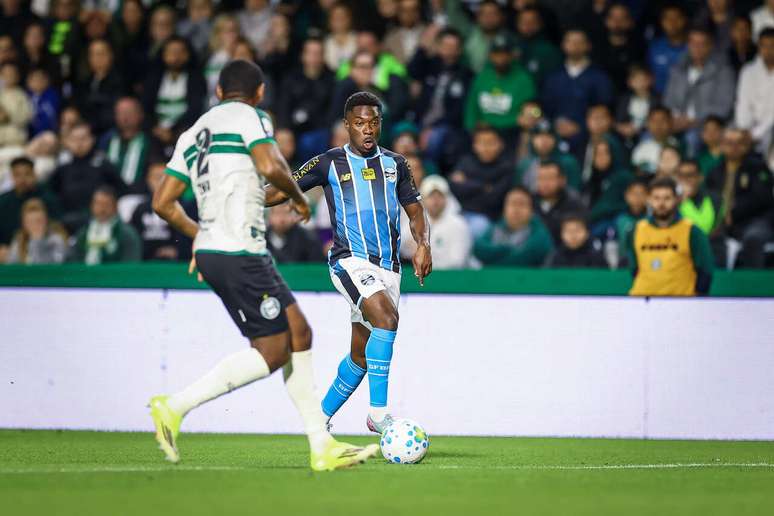 Gr&ecirc;mio teve uma boa atua&ccedil;&atilde;o e venceu o Coritiba no Couto Pereira &ndash;
