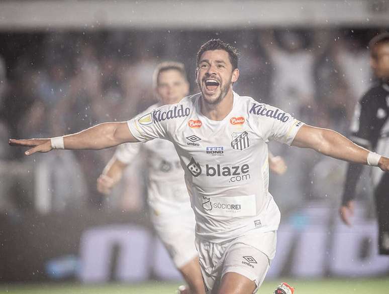 Ex-meia procurou Marcelo Teixeira para comunicar que n&atilde;o continuaria &ndash; Fotos- Raul Baretta/Santos FC
