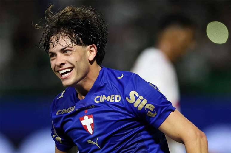 Giay marca na vit&oacute;ria do Palmeiras. Paulistas na briga pelo caneco com o Flamengo. Cesar Greco/Palmeiras
