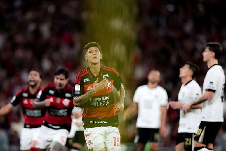 Carrascal marcou o gol de p&ecirc;nalti que confirmou a vit&oacute;ria &ndash;