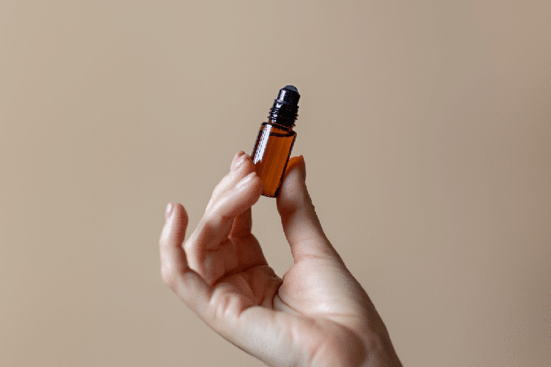 &Aacute;lcool, perfumes ou outras subst&acirc;ncias com odor intenso n&atilde;o ajudam a tratar a causa do epis&oacute;dio e podem provocar irrita&ccedil;&atilde;o das vias respirat&oacute;rias 