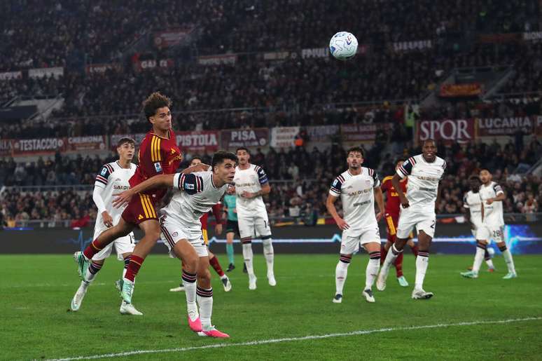 Momento do gol marcado por Emanuele Lulli no Est&aacute;dio Ol&iacute;mpico de Roma &ndash;