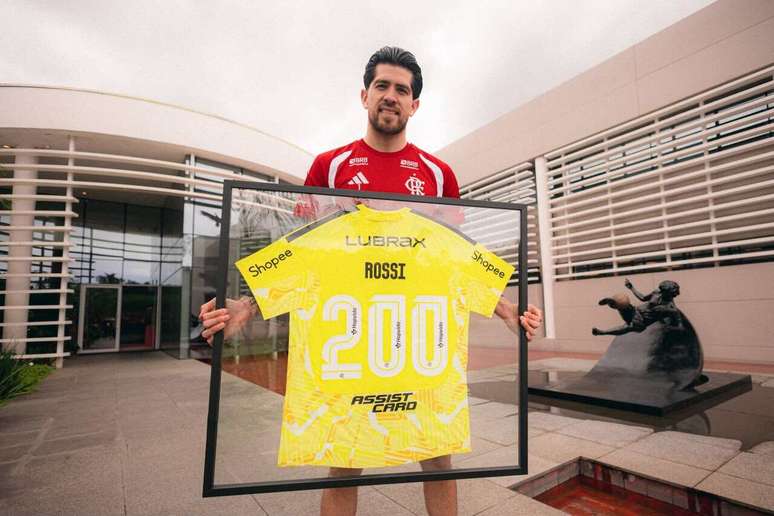 Rossi completa 200 jogos com a camisa do Flamengo &ndash;