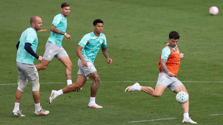 Palmeiras encara o Santos nesta quarta-feira, na Vila Belmiro &ndash;