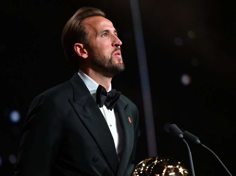 Harry Kane conquistou, nesta segunda-feira (26), a Bola de Ouro de 2026 em Londres &ndash;