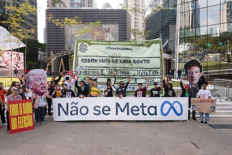 Protesto em S&atilde;o Paulo contra interven&ccedil;&atilde;o da Meta nas elei&ccedil;&otilde;es