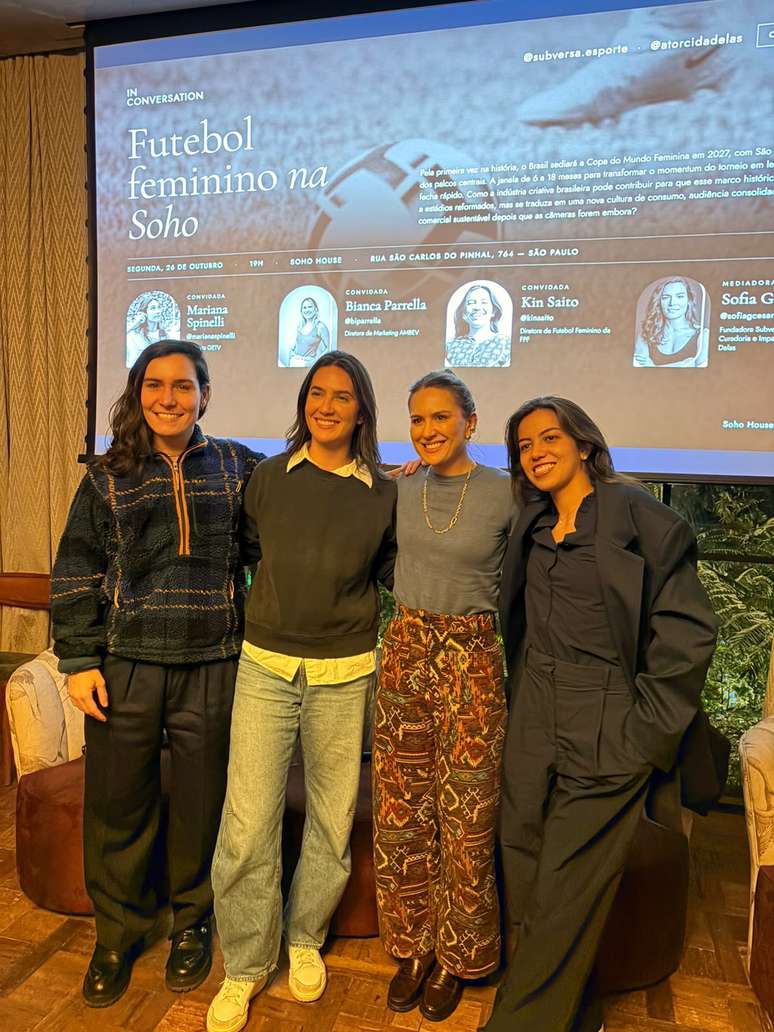 Sofia Gomes, Mariana Spinelli, Bianca Parrella e Kin Saito participaram da mesa de debate
