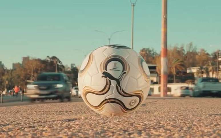 Bola da final da Libertadores entre Palmeiras x Estudiantes &ndash;