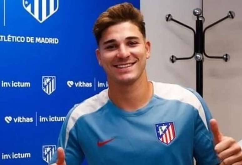 Juli&aacute;n &Aacute;lvarez foi o piv&ocirc; de uma crise entre Atl&eacute;tico de Madrid e Barcelona &ndash;