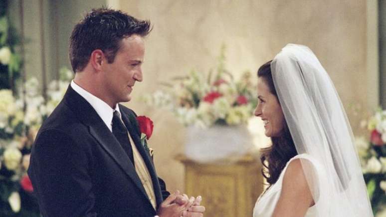 Segundo document&aacute;rio da Netflix, os bastidores do casamento de Chandler e Friends foram marcados por preocupa&ccedil;&otilde;es com Matthew Perry.