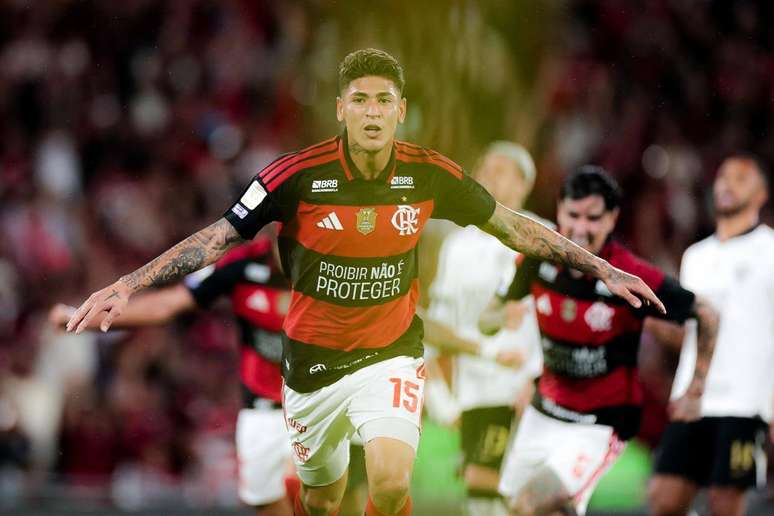 Carrascal marcou o gol da vit&oacute;ria do Flamengo sobre o Atl&eacute;tico &ndash;
