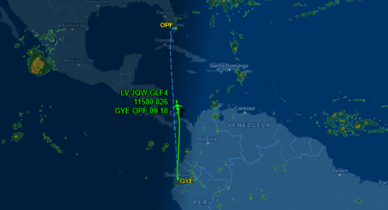 Rota de avi&atilde;o com Fl&aacute;vio Bolsonaro foi acompanhada por milhares de pessoas 
