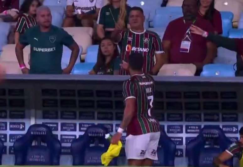 Hulk discutiu com torcedor do Fluminense &ndash;