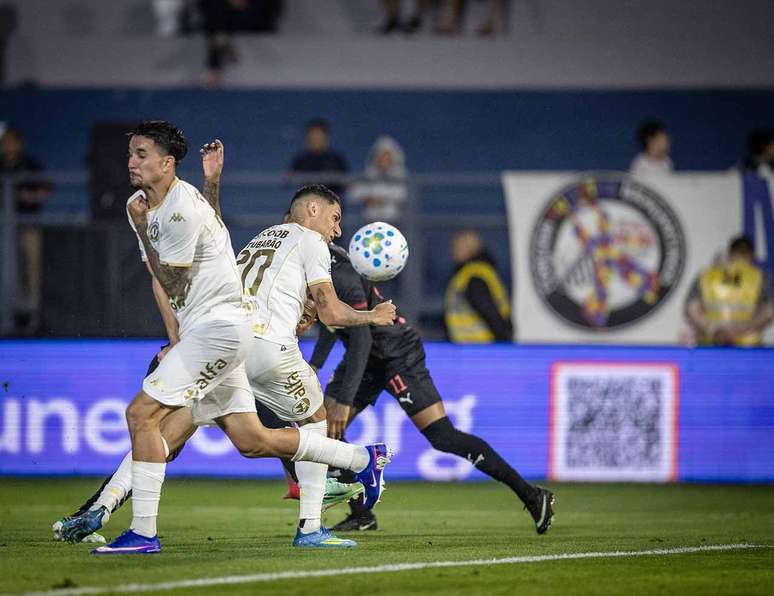 Red Bull Bragantino dominou a Chapecoense desde o in&iacute;cio do jogo &ndash;