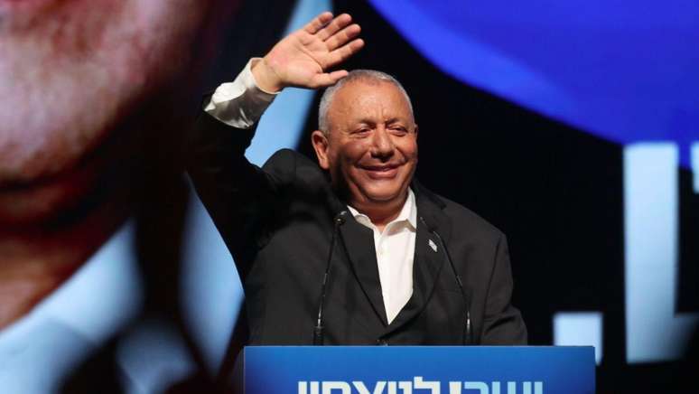 O l&iacute;der do partido israelense Yashar, Gadi Eisenkot, descartou participar de um governo de unidade nacional ap&oacute;s as elei&ccedil;&otilde;es