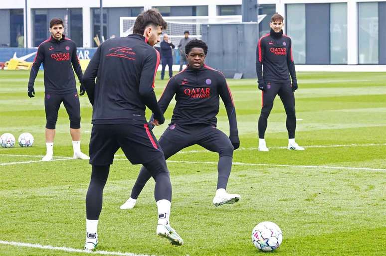 Atividade de prepara&ccedil;&atilde;o do PSG antes da partida v&aacute;lida pela Campeonato Franc&ecirc;s &ndash;
