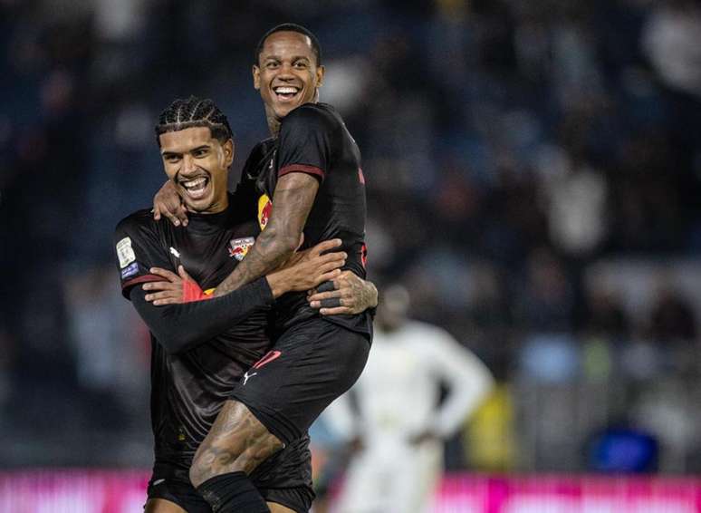 Wallace Yan marcou um gola&ccedil;o &ndash;