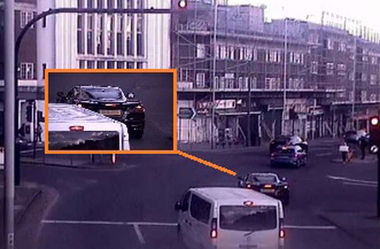 Carro de Richarlison foi flagrado avan&ccedil;ando um sinal vermelho &ndash;